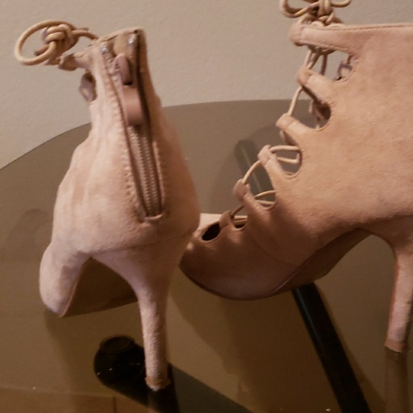 Heels - Picture 2 of 2